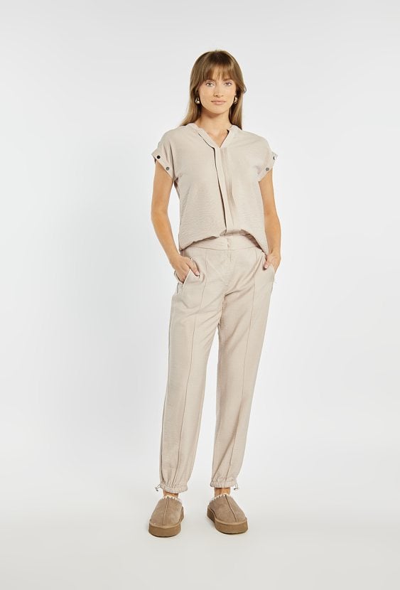 Spodnie o sportowo-casualowym stylu