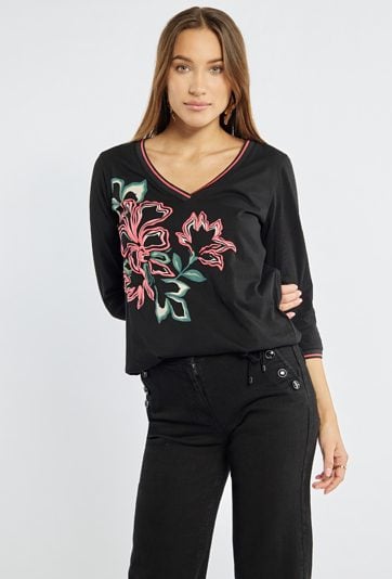 T-shirt z kwiatowym nadrukiem