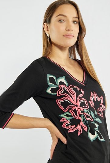 T-shirt z kwiatowym nadrukiem