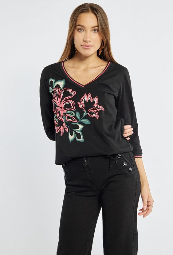 T-shirt z kwiatowym nadrukiem