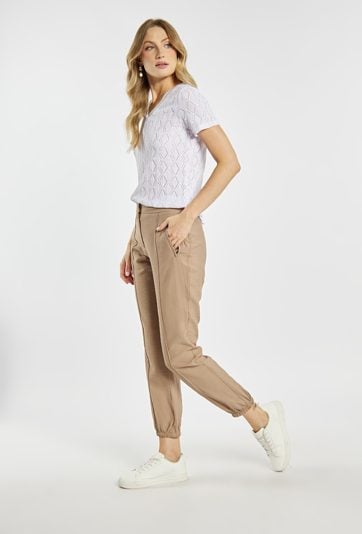 Spodnie o sportowo-casualowym stylu