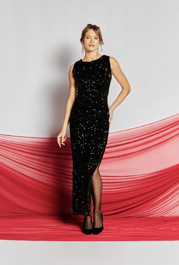 Długa cekinowa sukienka