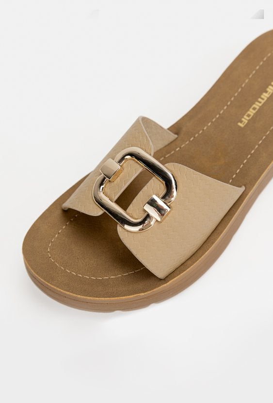 Klapki na grubej podeszwie