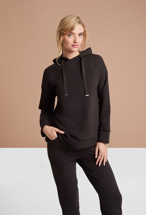 Brązowa bluza z kapturem