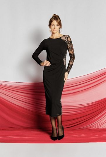 Sukienka z koronkowymi wstawkami