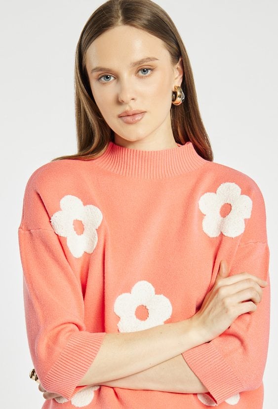 Sweter damski z kwiatowym wzorem