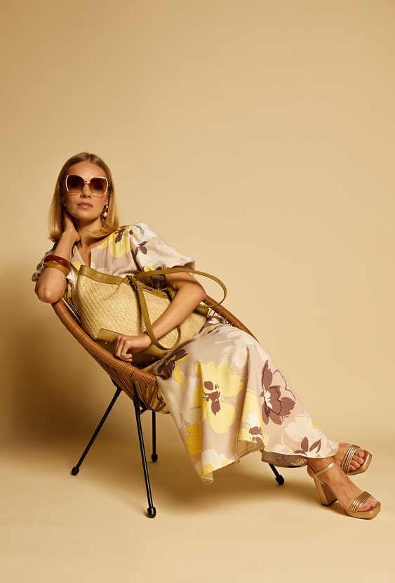 Duży koszyk z plecionką