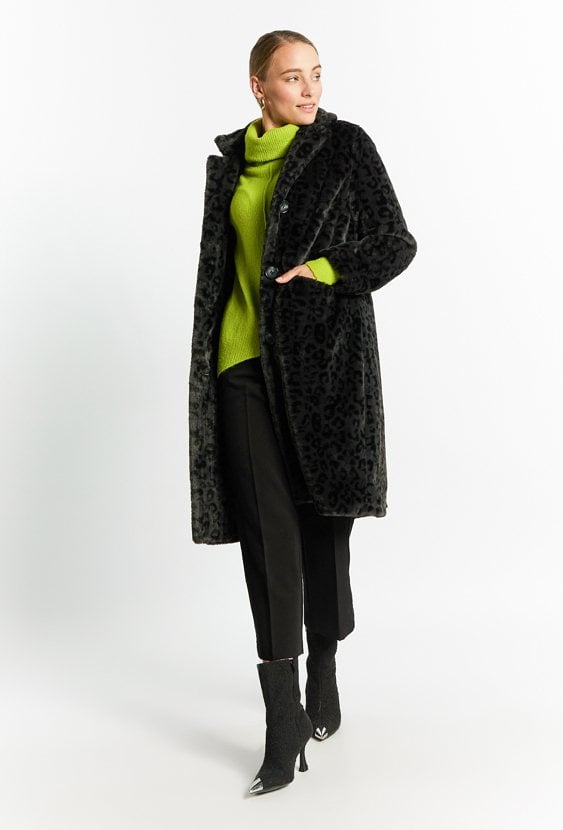 Płaszcz damski ze sztucznego futerka