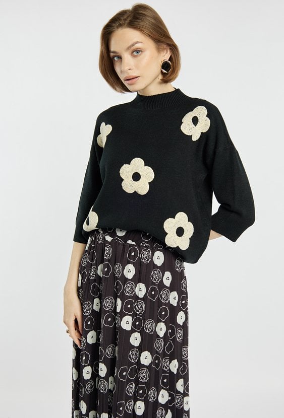 Sweter damski z kwiatowym wzorem
