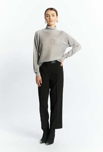 Cienki sweter damski z metalicznym efektem