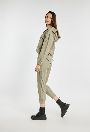 Spodnie z kieszeniami cargo