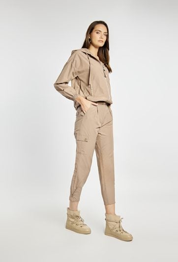 Spodnie z kieszeniami cargo