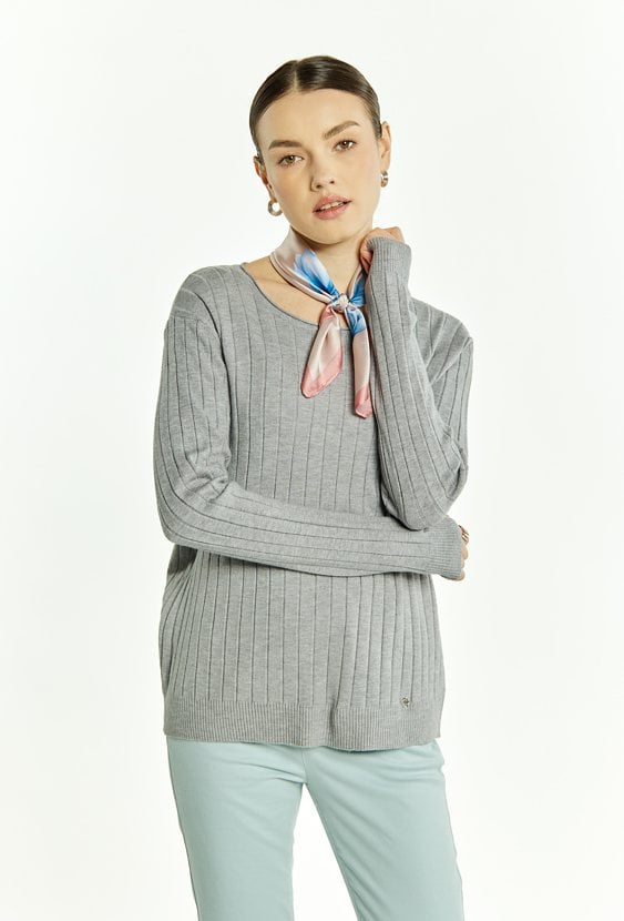 Prążkowany sweter damski