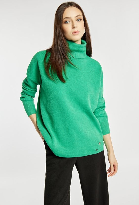 Sweter damski z luźnym golfem