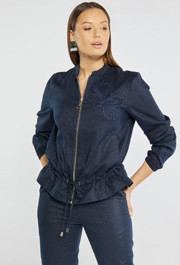 Bluza z subtelnym haftem