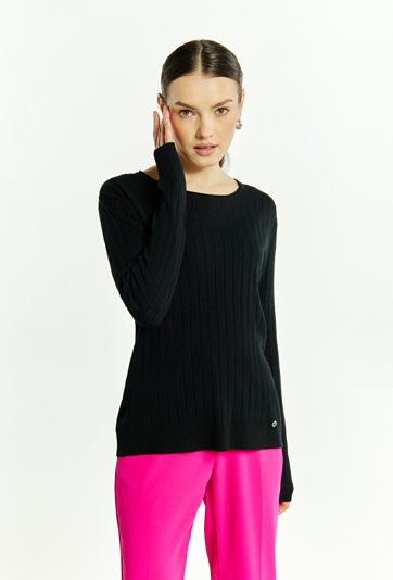 Prążkowany sweter damski