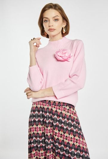 Sweter damski z agrafką