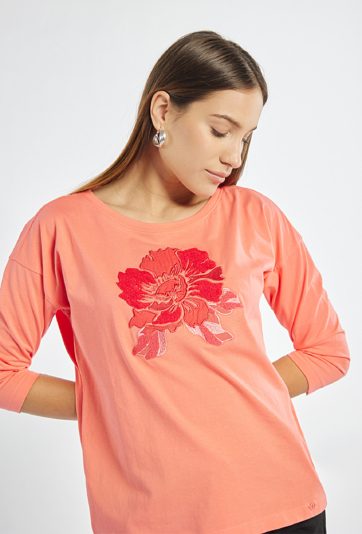 T-shirt z haftowanym kwiatem