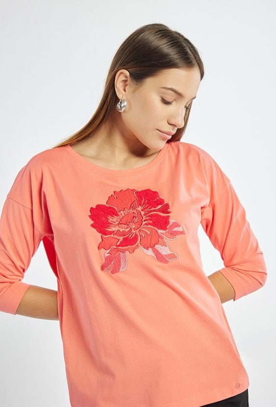 T-shirt z haftowanym kwiatem