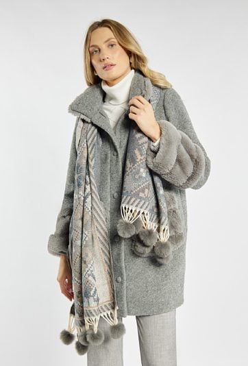 Szalik z etnicznym wzorem