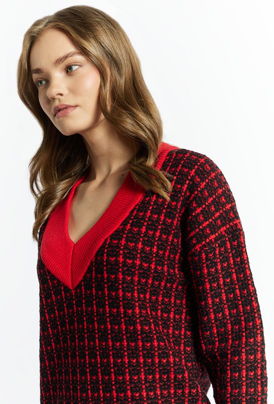 Sweter damski o  luźnym fasonie