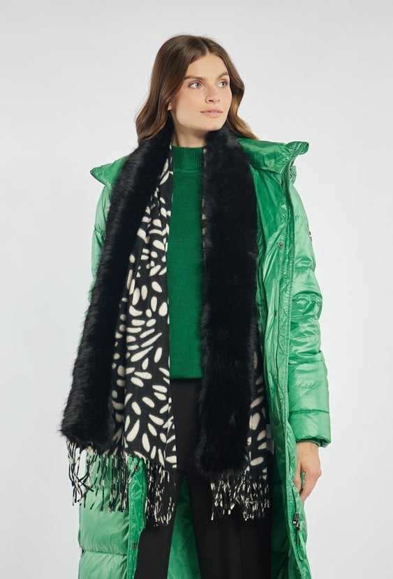Szal z dodatkiem sztucznego futerka