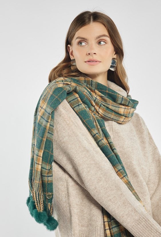 Szal w modną, jesienną kratę