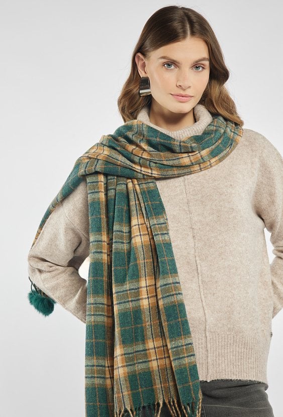 Szal w modną, jesienną kratę