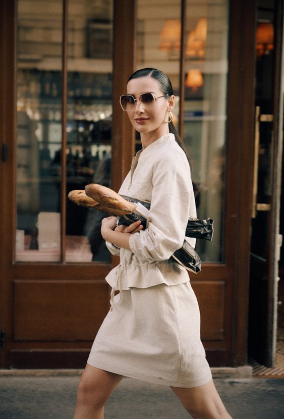 Bluza z subtelnym haftem