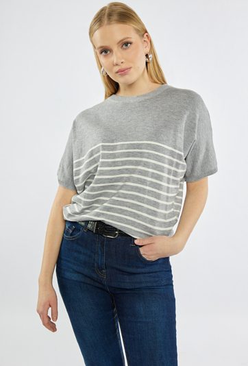 Sweter w paski