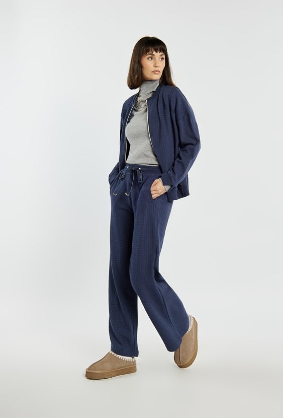 Spodnie o luźnym kroju