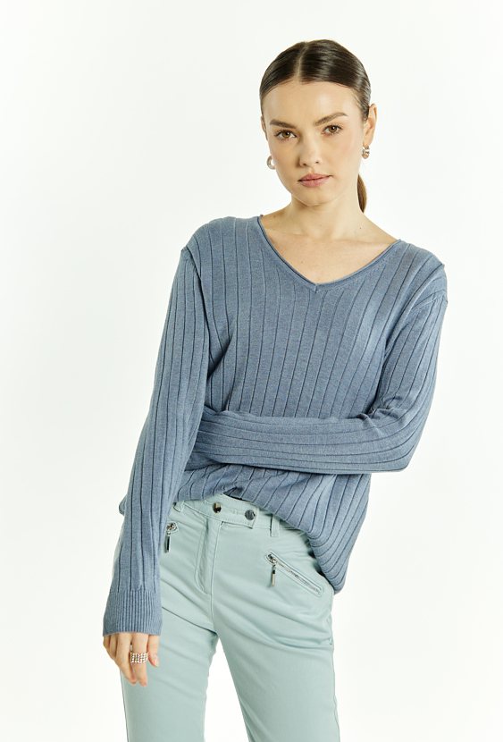 Sweter damski z dekoltem w serek