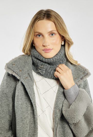 Stylowy komin z kokardką