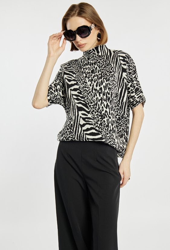 Sweter damski ze zwierzęcym wzorem