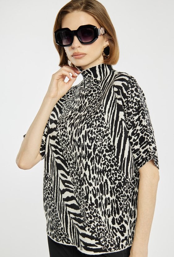 Sweter damski ze zwierzęcym wzorem