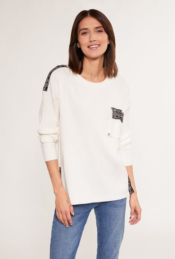 Prążkowany sweter damski