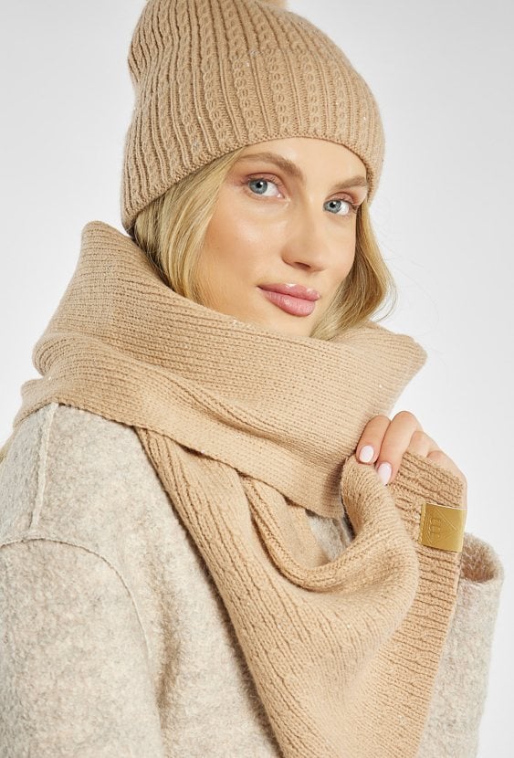 Szalik o klasycznym splocie