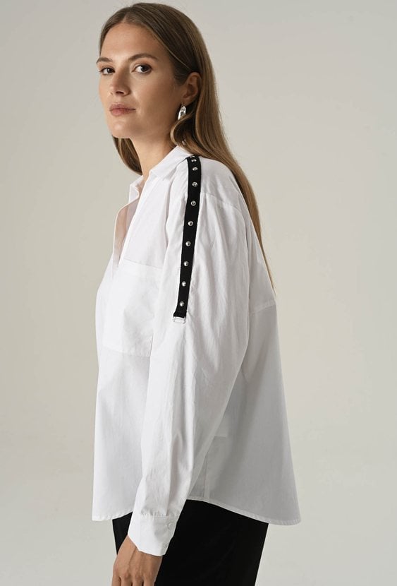 Oversizowa biała koszula z bawełny