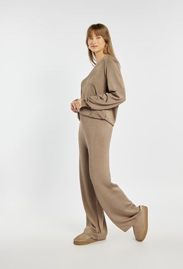 Spodnie o prostym kroju