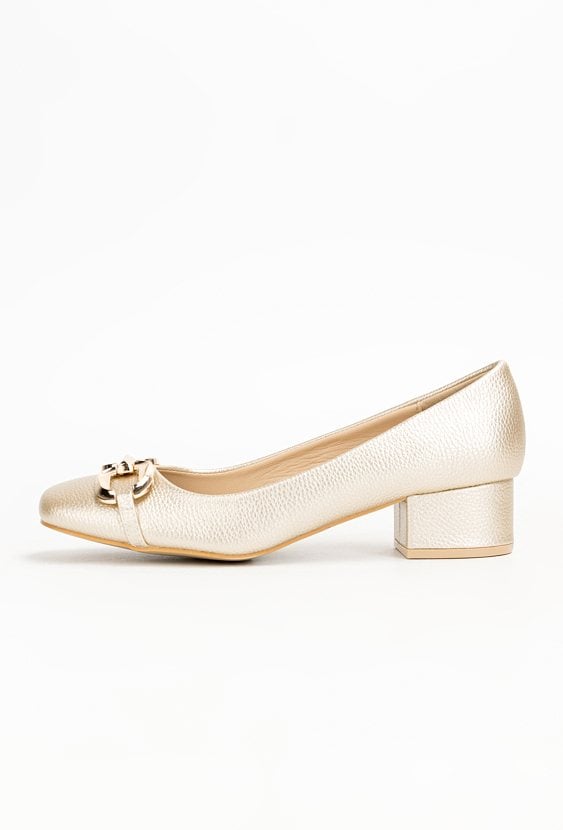 Złote czółenka z ozdobną aplikacją CELLO