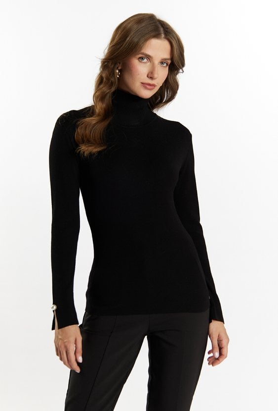 Sweter damski z biżuteryjną aplikacją