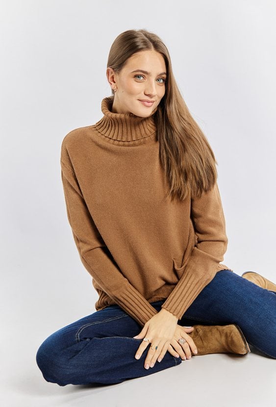 Sweter damski z kieszonkami