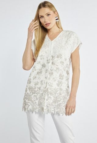 Koronkowa bluzka w jasnym odcieniu