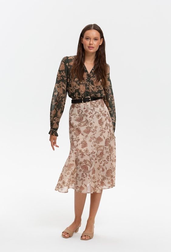 Spódnica z motywem kwiatów