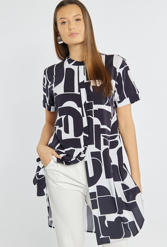 Długa koszula z kwiatowym motywem