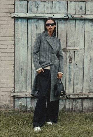 Spodnie w cienkie paski