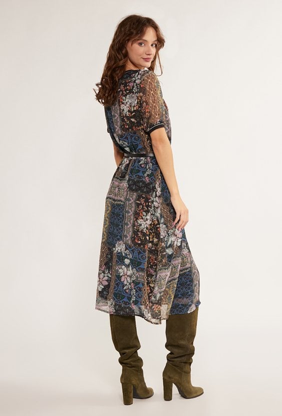 Sukienka w kwiatowy wzór