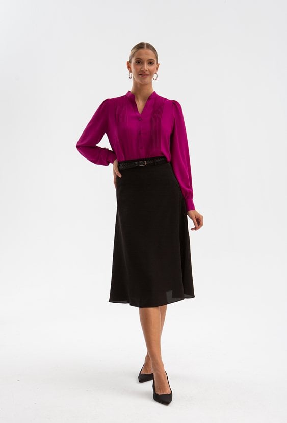 Czarna spódnica ze zwiewnej tkaniny