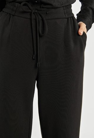 Spodnie z wiązaniem