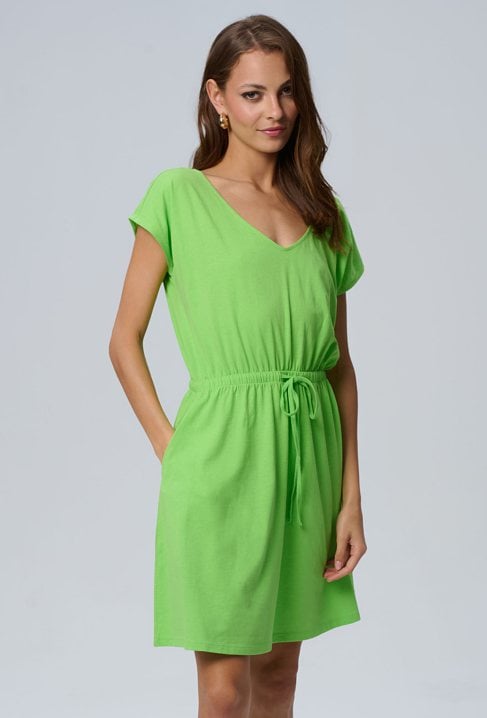 Krótka sukienka ze ściągaczem